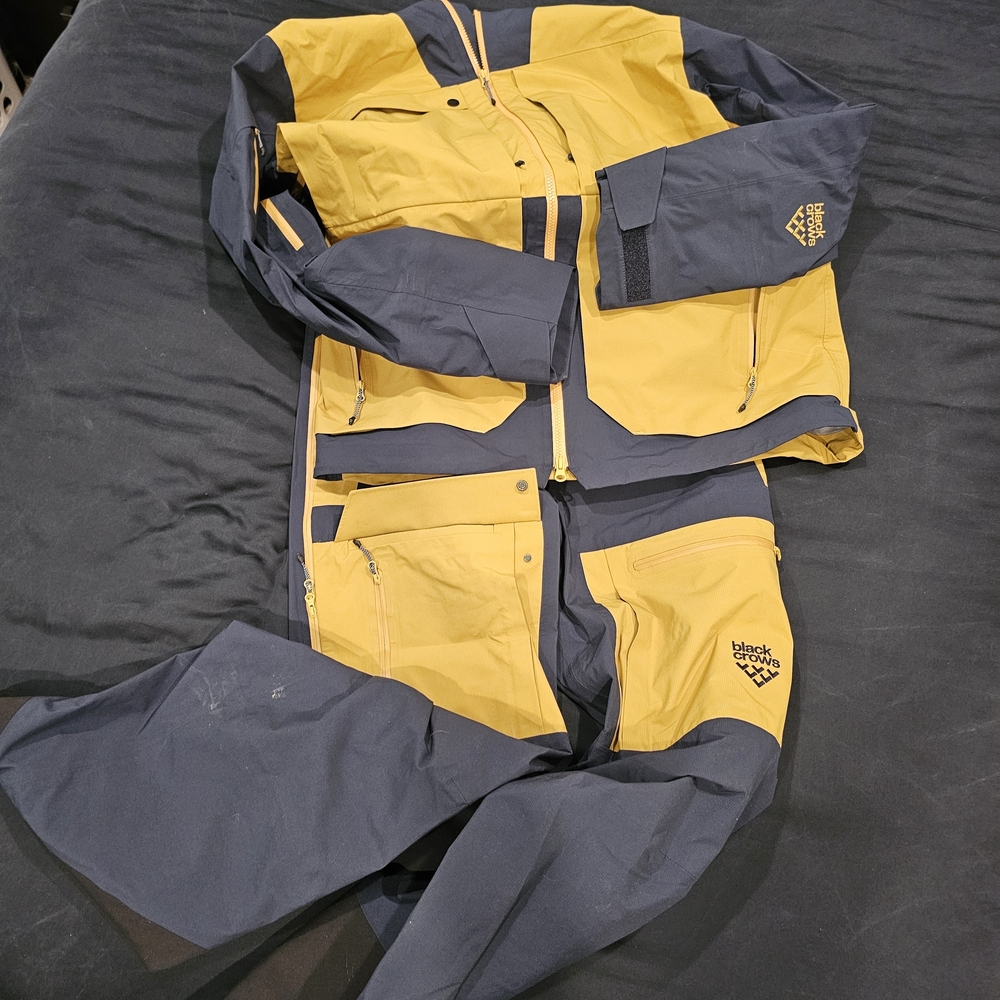 Black Crows ORA XPORE Freeride Ski Jacket And Bib. Jacket - LG / Bib - MD.